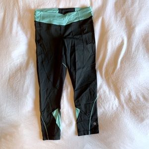 Lululemon cropped gray leggings